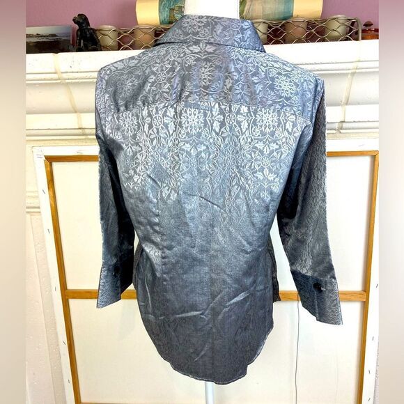 Gray blouse w/brocade pattern wrinkle free buttons down partial tags NEW - Picture 2 of 13